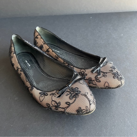 MARC JACOBS | Nude Flats with Floral Lace Overlay - Picture 4 of 13